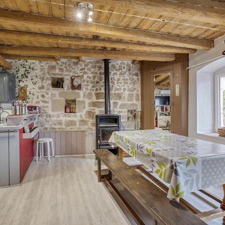 Maison Charmante A Valprivas Avec Jardin Prive. Екстериор снимка