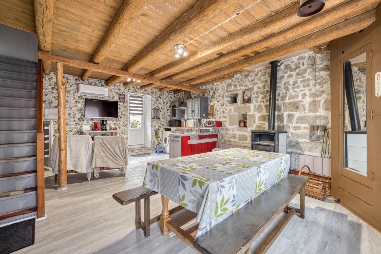 Maison Charmante A Valprivas Avec Jardin Prive. Екстериор снимка